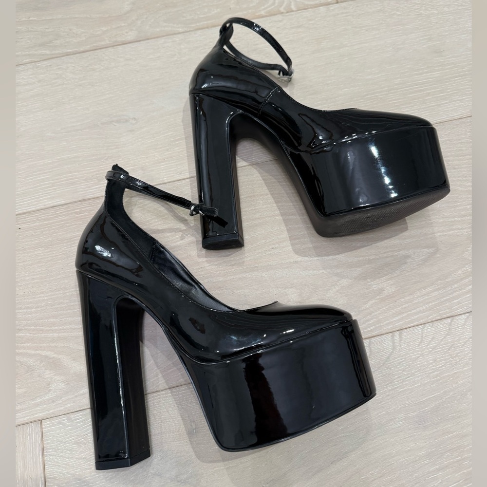 Steve Madden Skyrise Pump